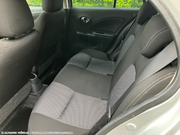 Nissan MARCH SV 1.6 2014/2015